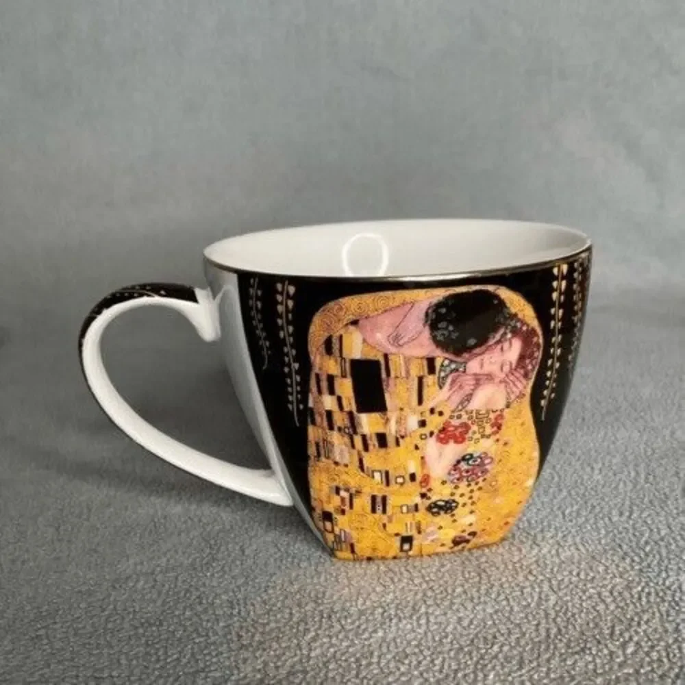 NWOB Smile Austria Gustav Klimt The Kiss Tea Cup &Saucer Black/Gold Art Souvenir